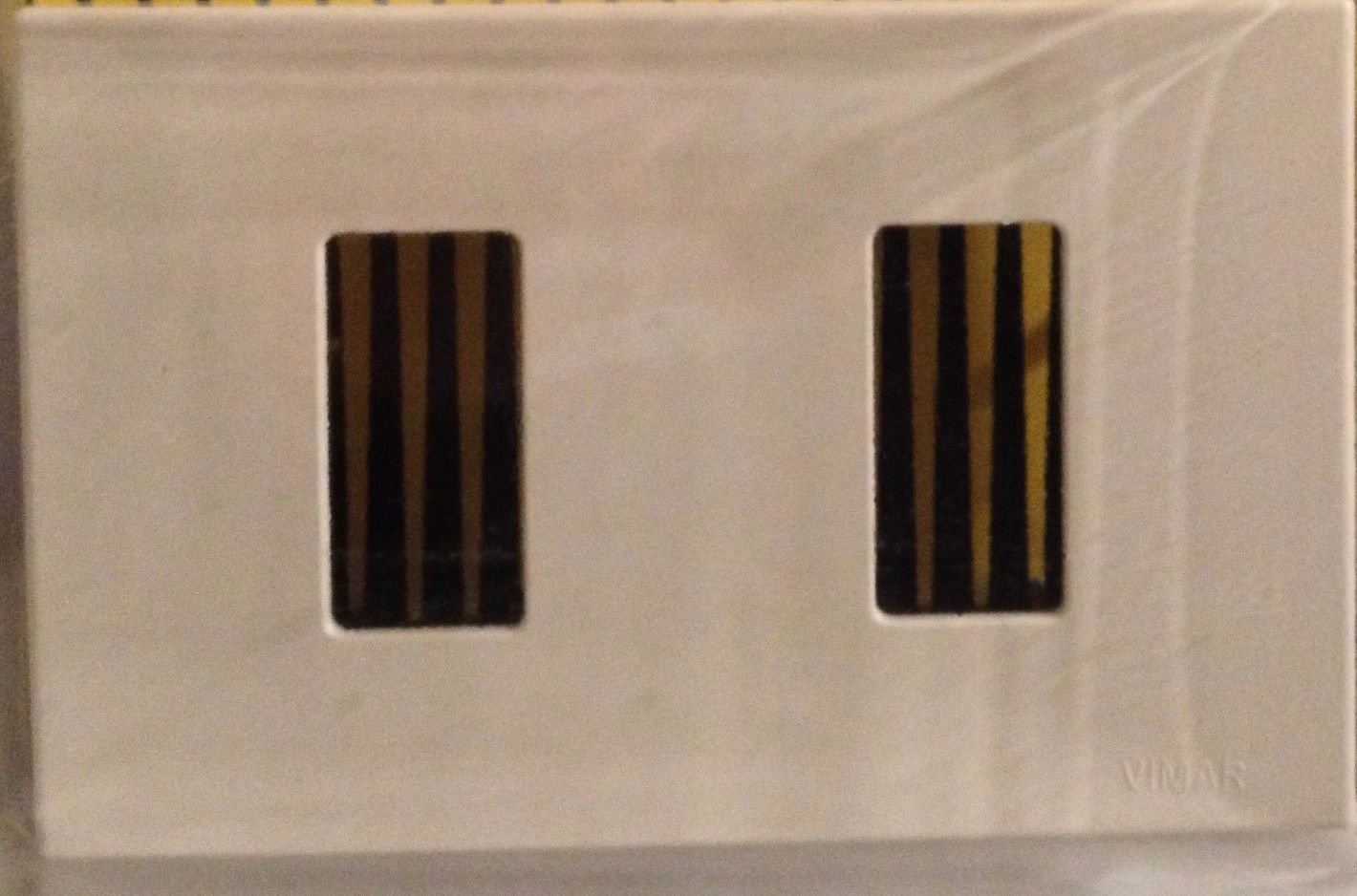 Placca 1,2,3 fori avorio, per scatole da incasso rettangolari